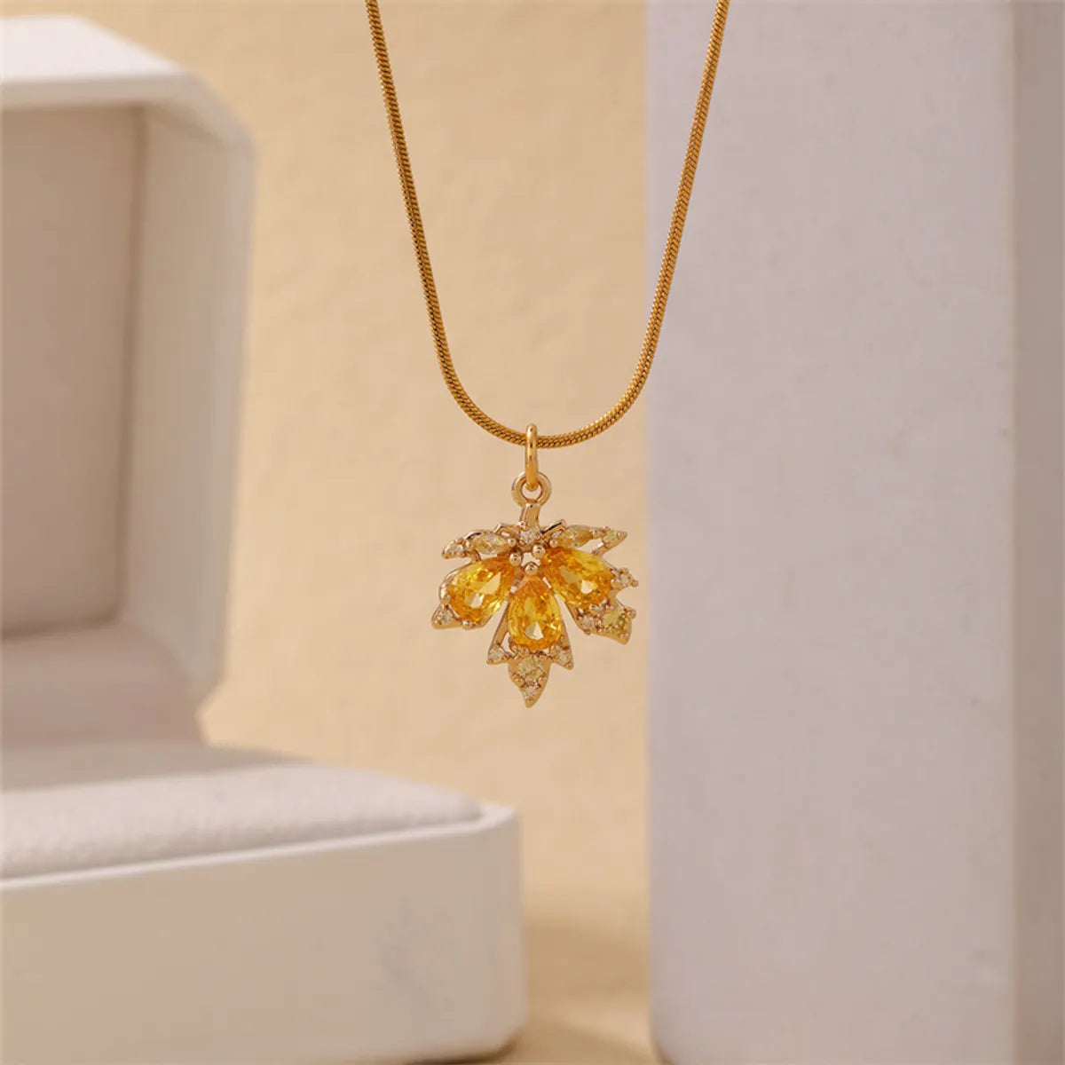 Casual Simple Style Classic Style Maple Leaf Stainless Steel Copper Plating Inlay Zircon Gold Plated Pendant Necklace