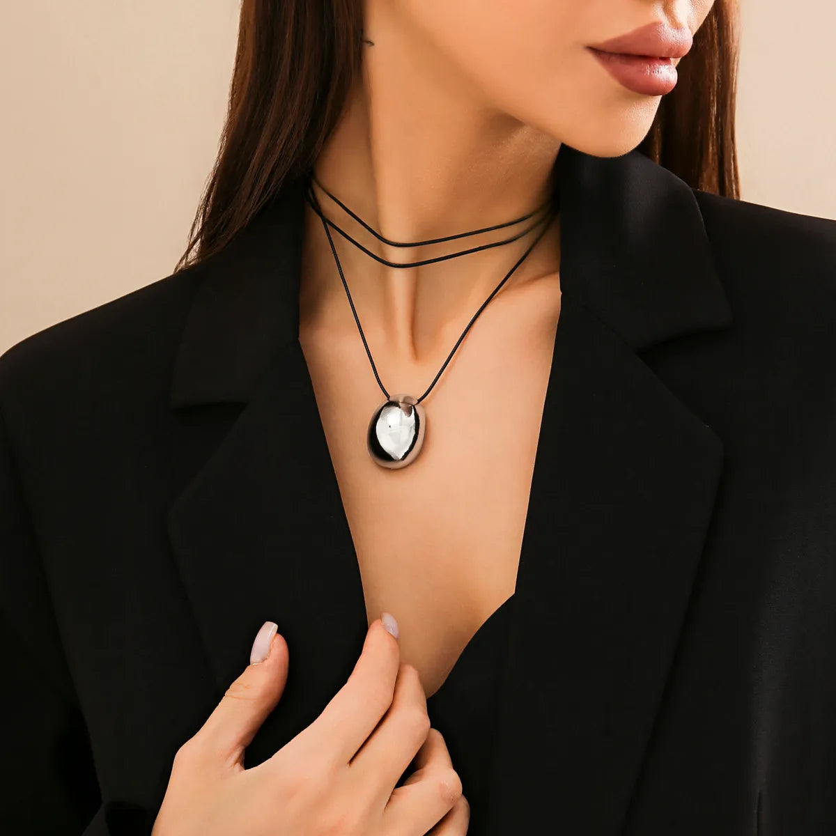 Casual Simple Style Classic Style Oval Alloy Leather Wax Line Layered Tassel Straps Alloy Tassel Women's Pendant Necklace