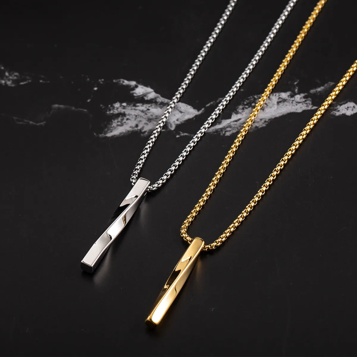 Casual Simple Style Commute Geometric Stainless Steel Twist Polishing 18K Gold Plated Unisex Pendant Necklace