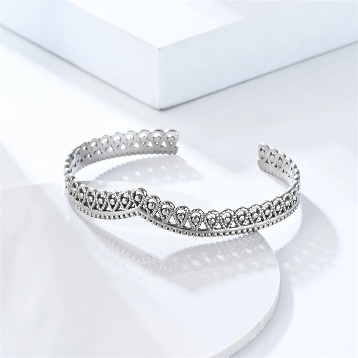 Casual Simple Style Crown Stainless Steel Polishing Hollow Out Bangle