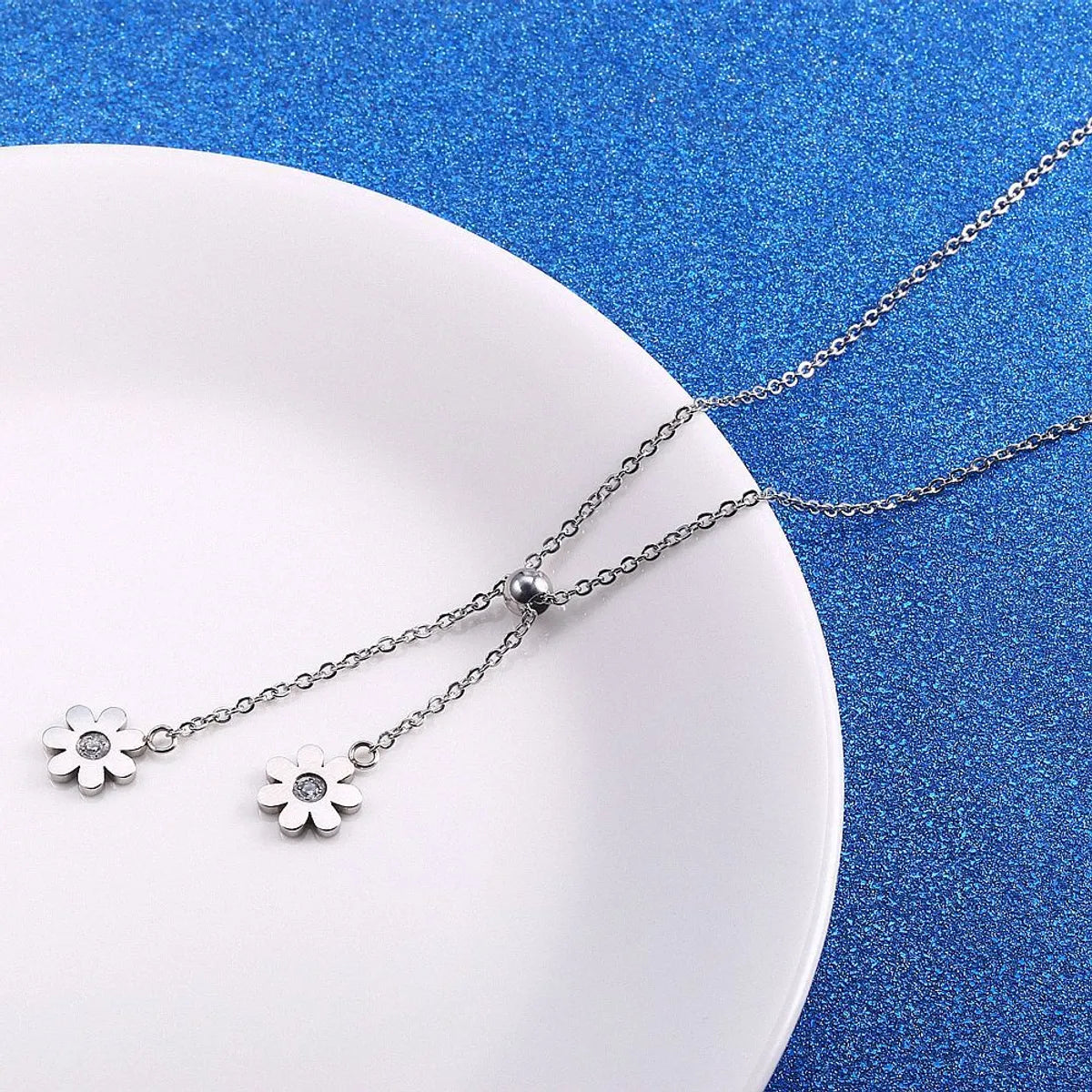 Casual Simple Style Flower Titanium Steel Plating Pendant Necklace