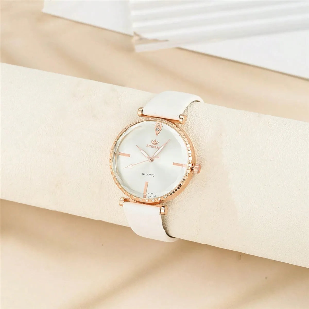 Casual Simple Style Geometric Buckle Quartz Women'S Watches