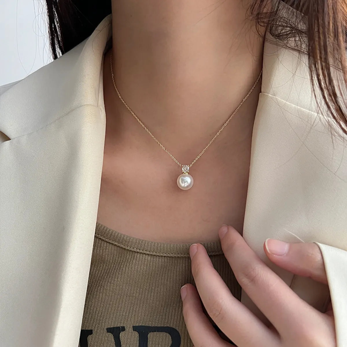 Casual Simple Style Geometric Shell Natural Stone Shell Zircon Alloy Wholesale Pendant Necklace