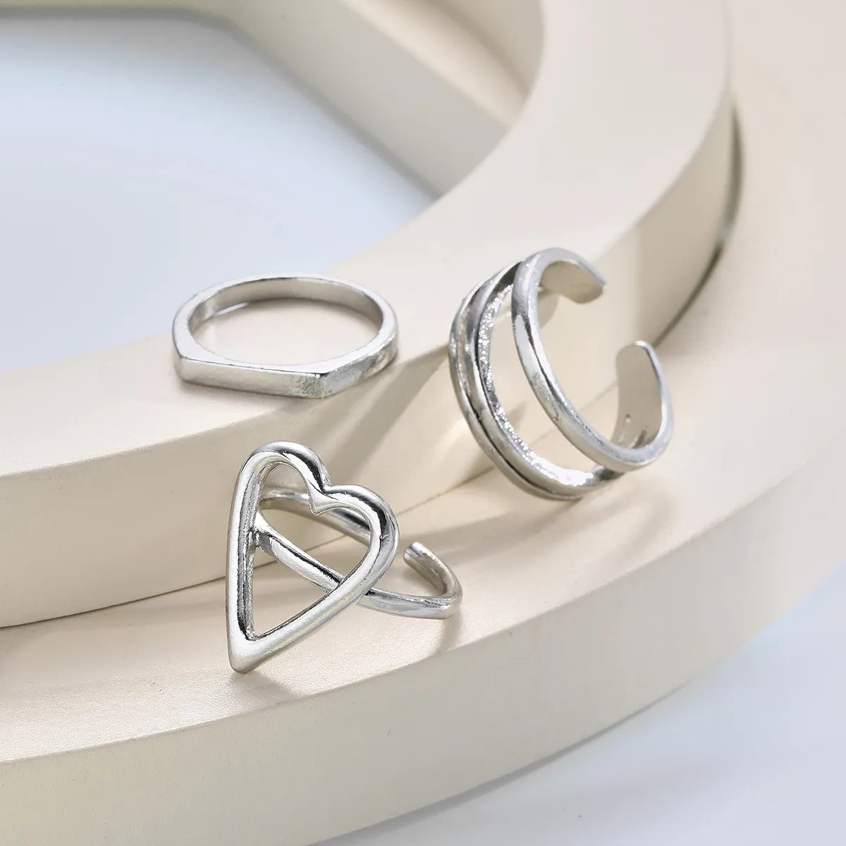 Casual Simple Style Heart Shape Solid Color Alloy Hollow Out Women'S Rings