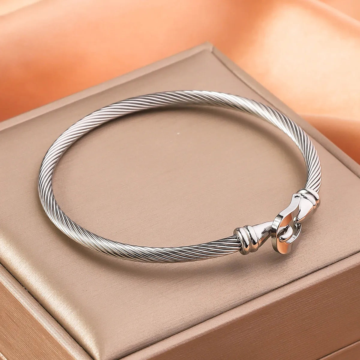 Casual Simple Style Heart Shape Titanium Steel Bangle In Bulk