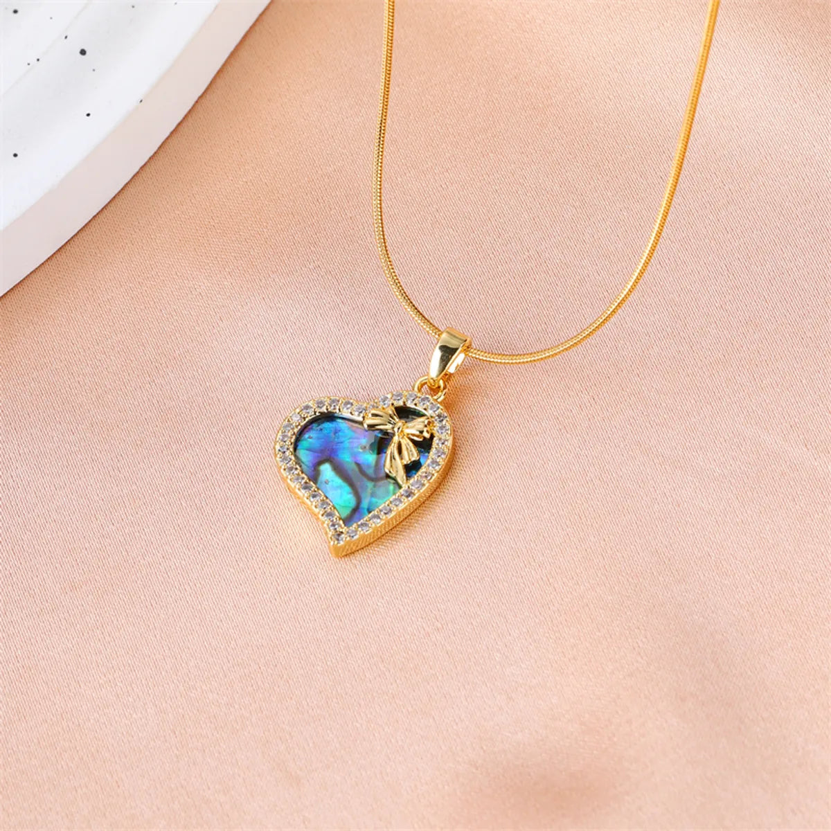 Stainless Steel Copper Casual Simple Style Inlay Plating Heart Shape Oval Shell Pendant Necklace