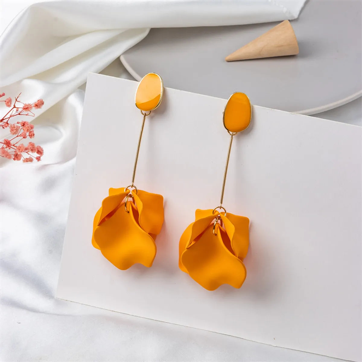 1 Pair Casual Simple Style Petal Stoving Varnish Arylic Drop Earrings