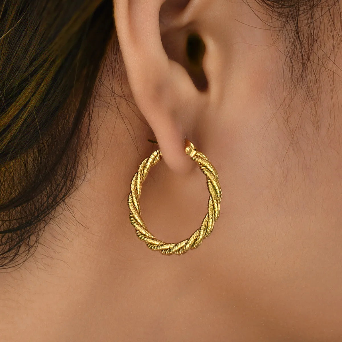 1 Pair Casual Simple Style Round Plating 201 Stainless Steel 18K Gold Plated Hoop Earrings