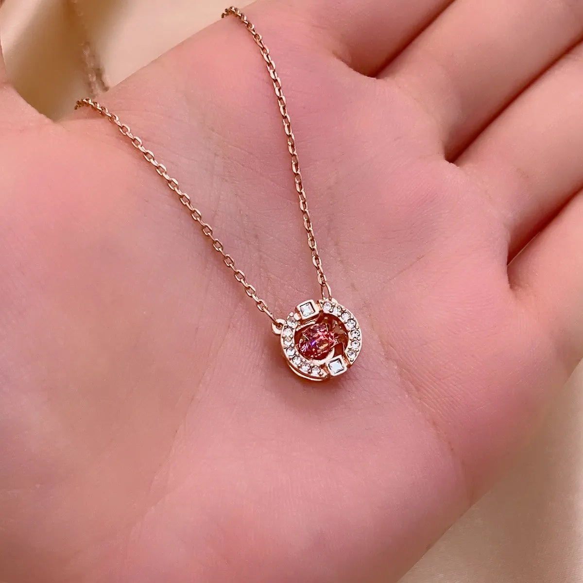 Casual Simple Style Shiny Round Copper Plating Inlay Zircon Rose Gold Plated White Gold Plated Pendant Necklace