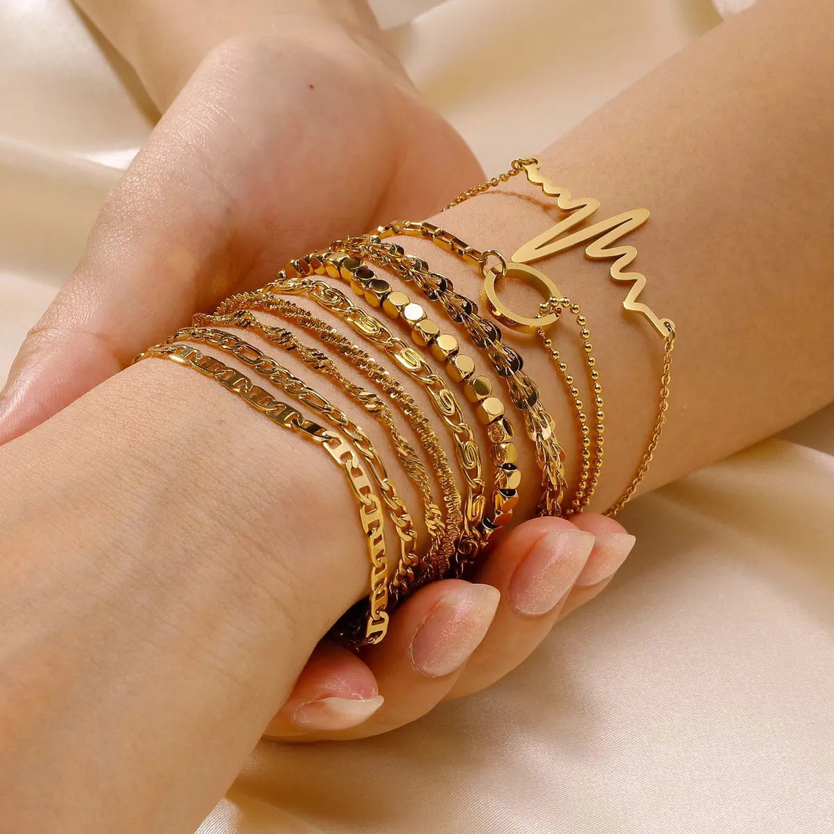 Casual Simple Style Solid Color 304 Stainless Steel 18K Gold Plated Bracelets In Bulk