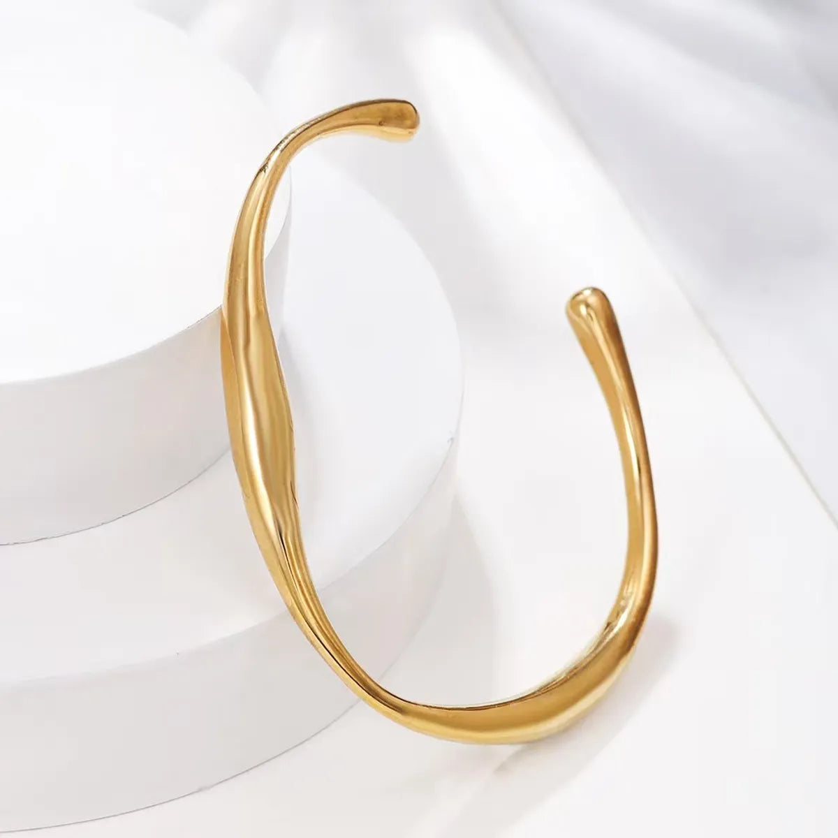 Casual Simple Style Solid Color Titanium Steel 18K Gold Plated Bangle In Bulk