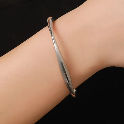 Casual Simple Style Solid Color Titanium Steel 18K Gold Plated Bangle In Bulk