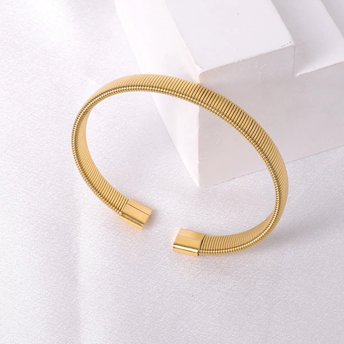 Casual Simple Style Solid Color Titanium Steel Bangle In Bulk