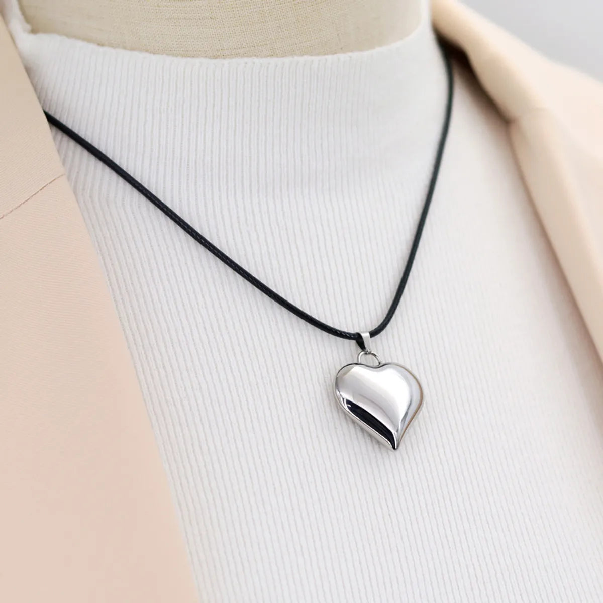 Casual Sweet Commute Heart Shape Titanium Steel Pendant Necklace