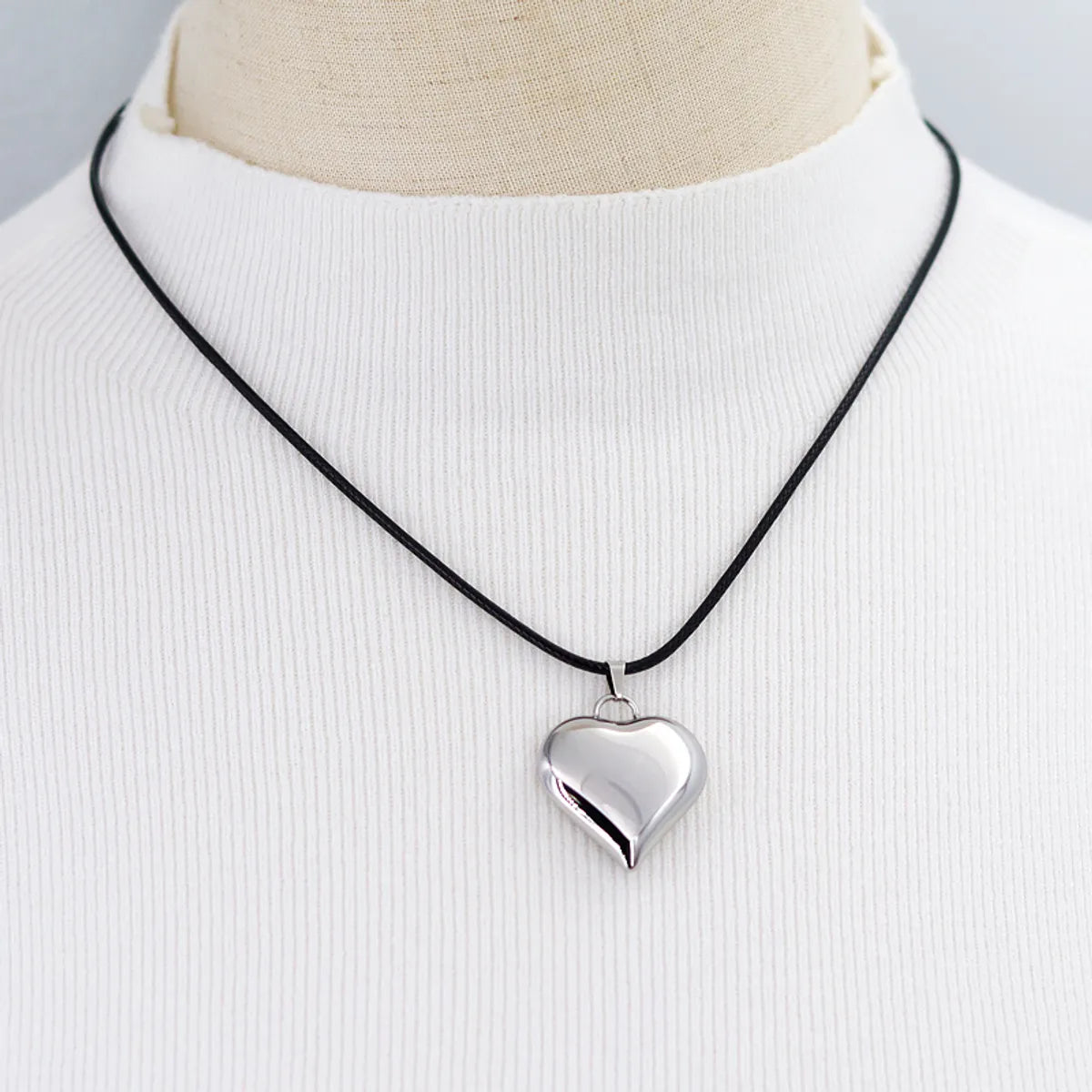 Casual Sweet Commute Heart Shape Titanium Steel Pendant Necklace