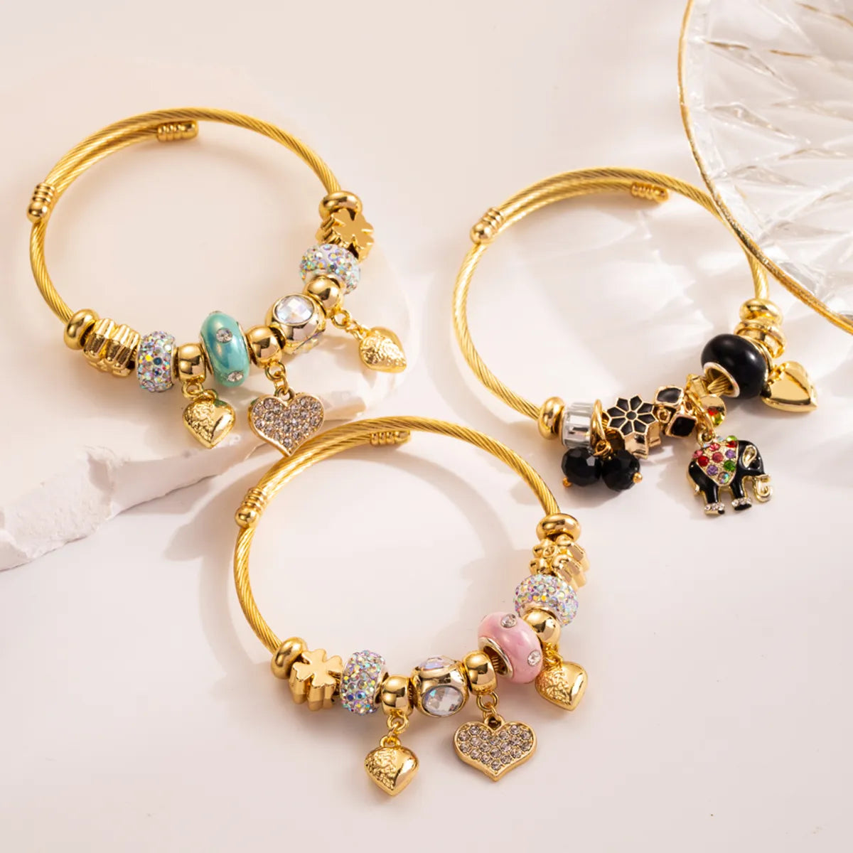 Casual Sweet Heart Shape Elephant Alloy Titanium Steel Enamel Plating Inlay Rhinestones Gold Plated Women's Bangle