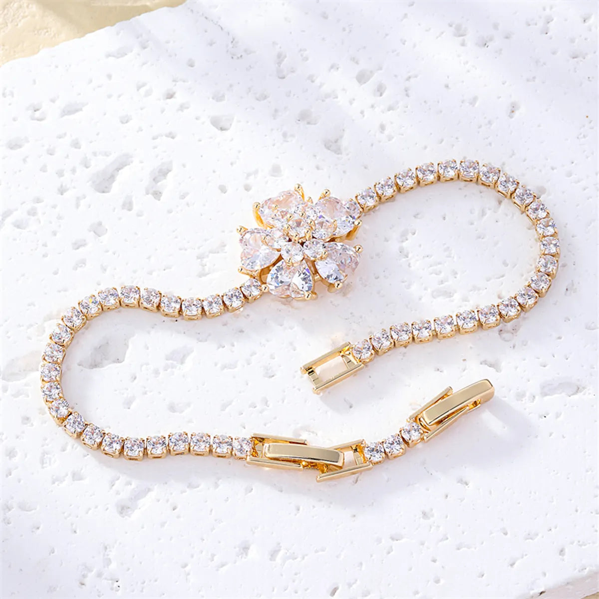 Casual Sweet Heart Shape Flower Butterfly Copper Inlay Zircon Bracelets