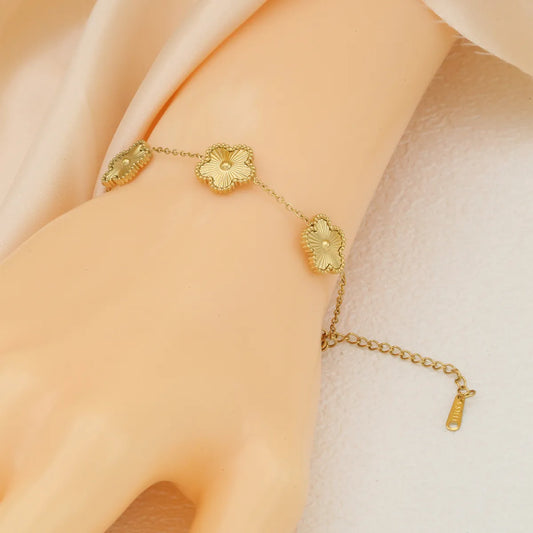 Casual Sweet Parthenocissus Grass Flower 304 Stainless Steel 18K Gold Plated Bracelets In Bulk