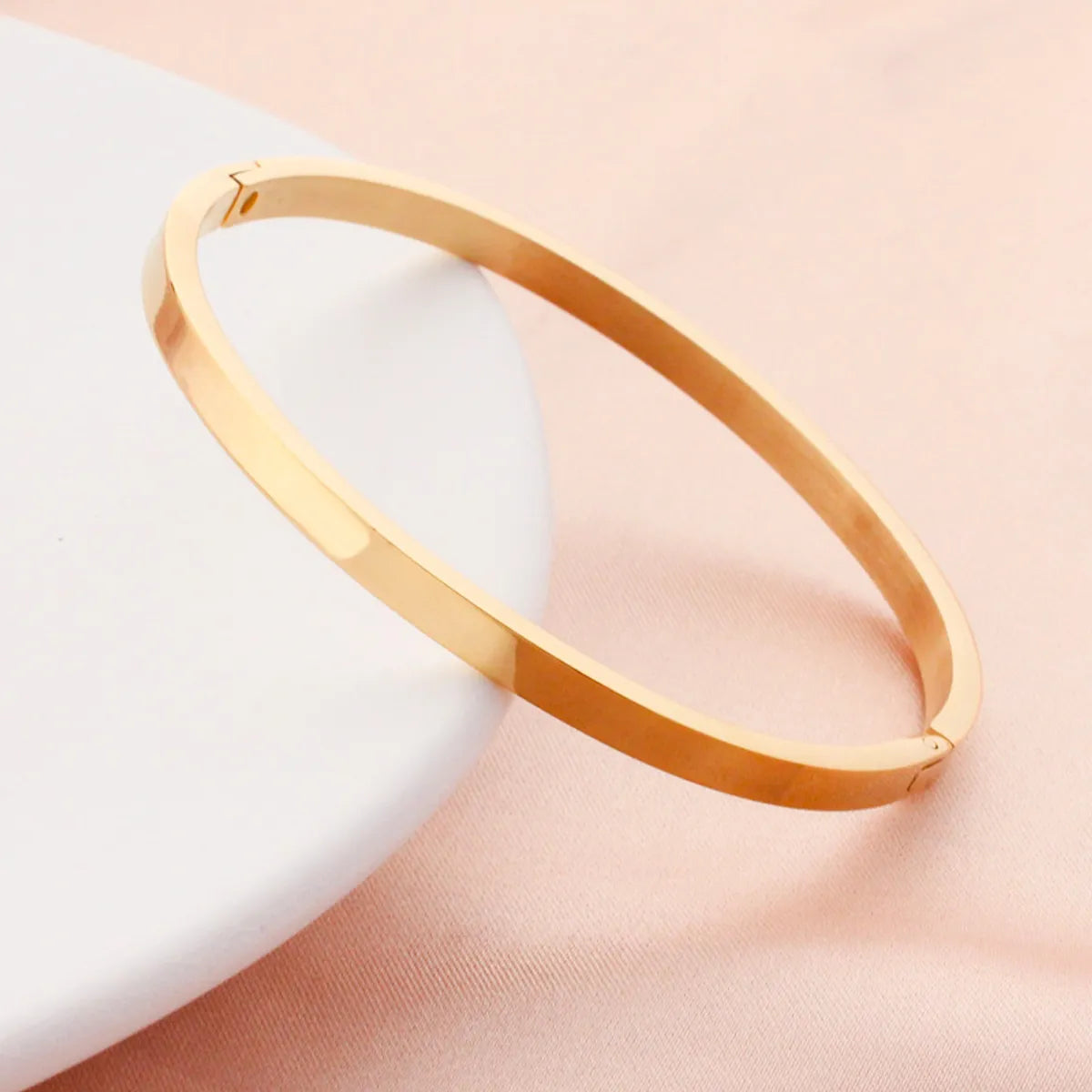 Casual Sweet Simple Style Round Stainless Steel Titanium Steel Plating Metal Button Rose Gold Plated Gold Plated Silver Plated Bangle