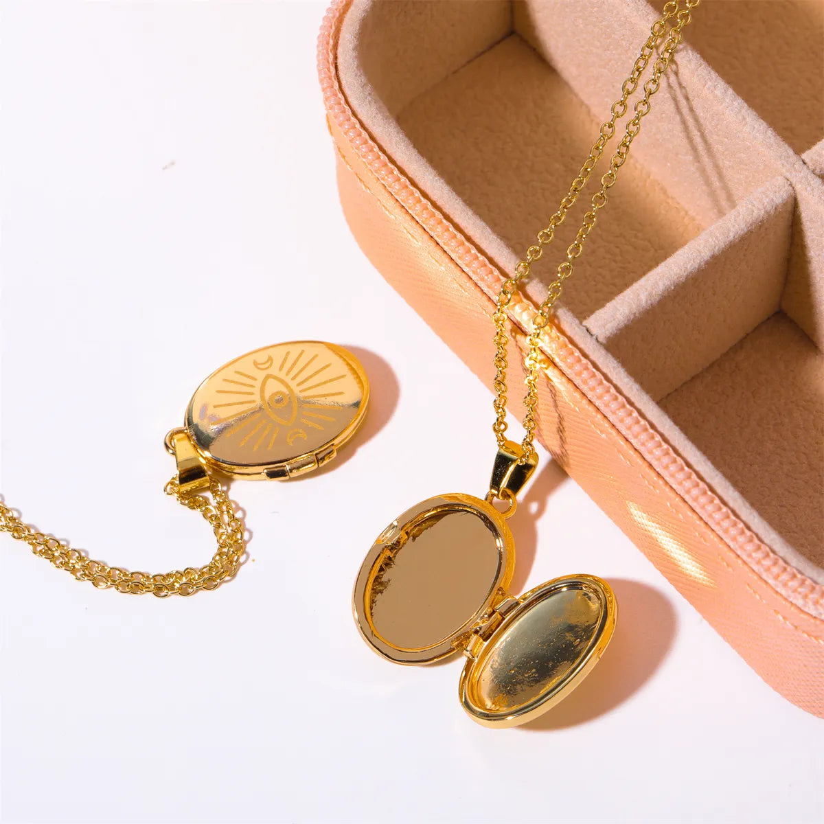 Casual Vacation Simple Style Round Eye Copper Plating 18k Gold Plated Pendant Necklace