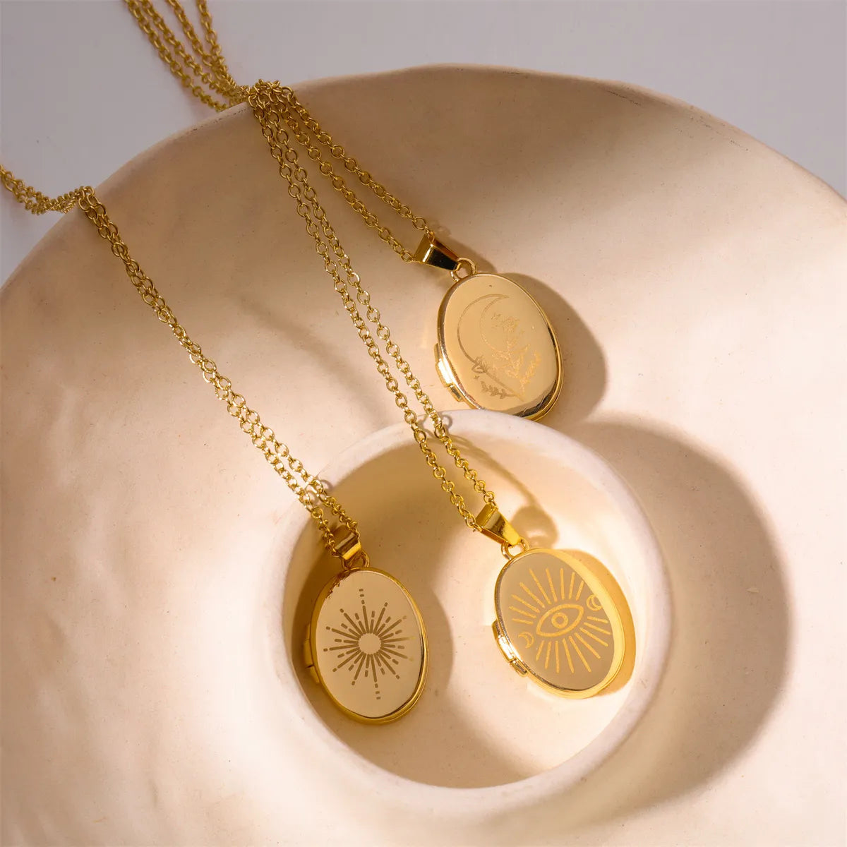 Casual Vacation Simple Style Round Eye Copper Plating 18k Gold Plated Pendant Necklace