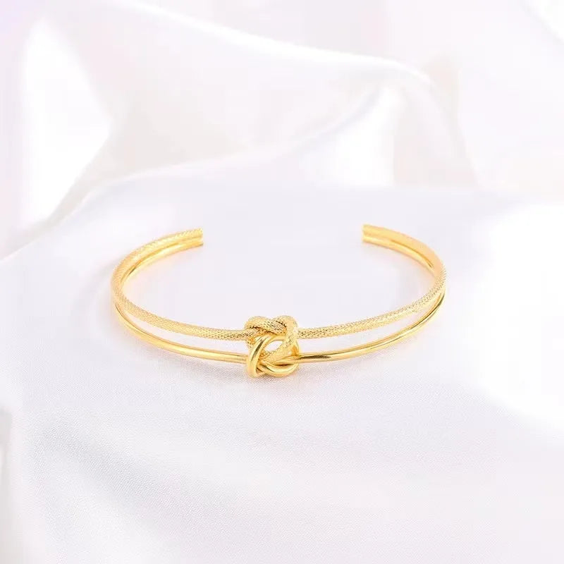 Casual Vintage Style Simple Style Twist Titanium Steel 18K Gold Plated Cuff Bracelets In Bulk