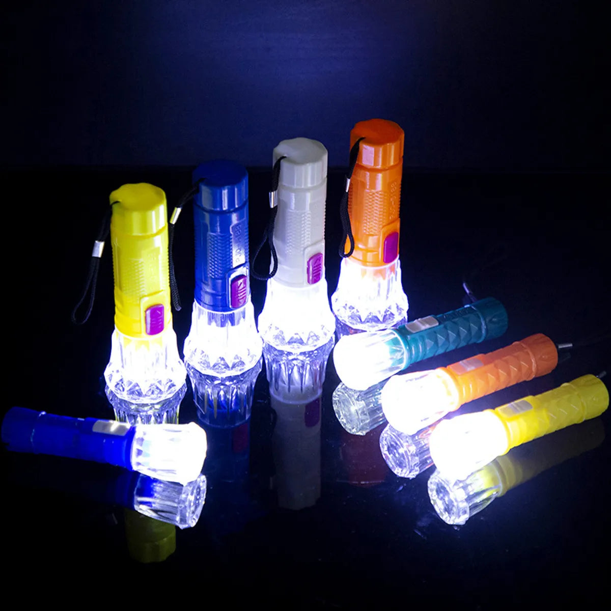 Children'S Mini Torch Transparent Outdoor Portable Lighting Luminous Small Flashlight Kindergarten Prizes Small Gift Toy