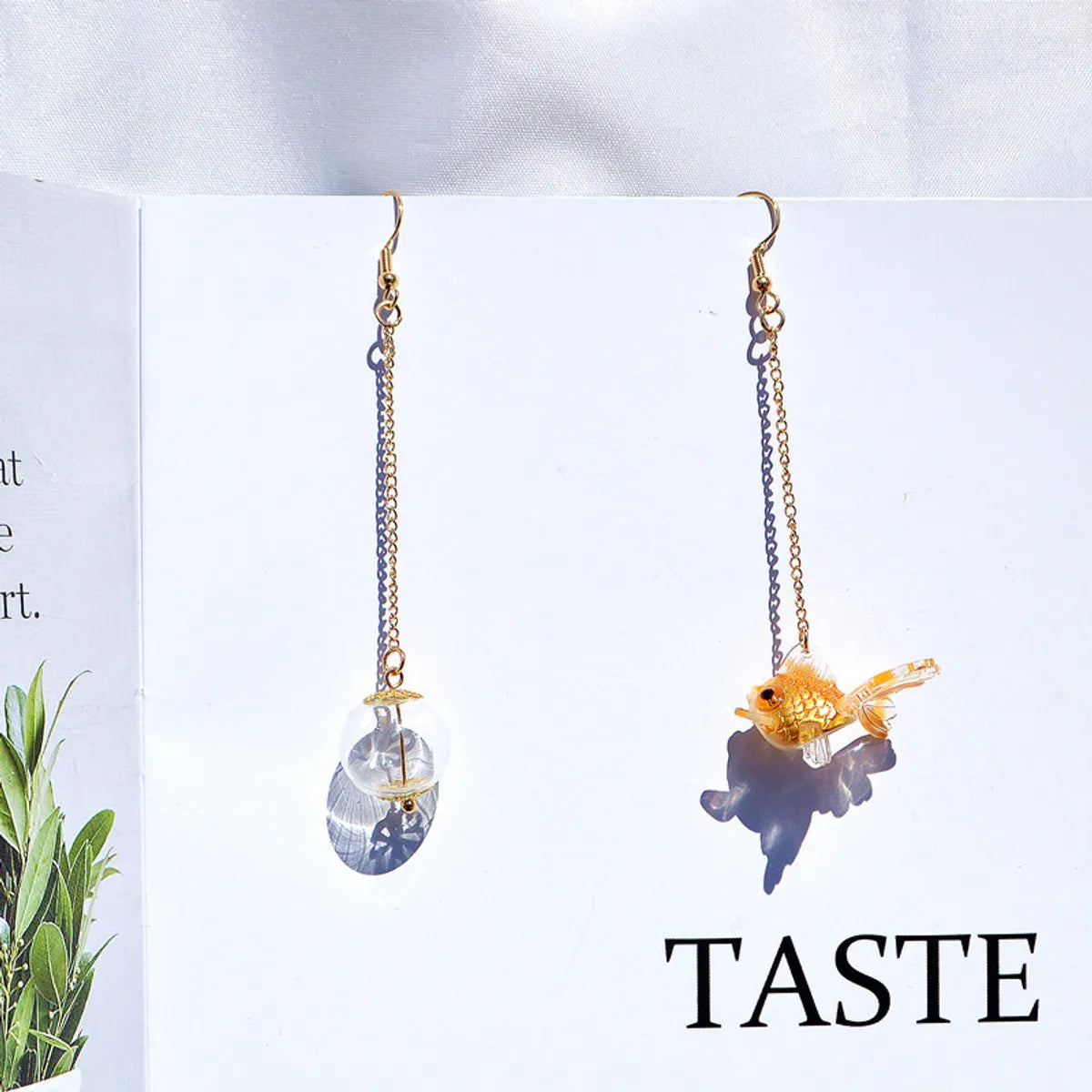 Chinoiserie Fish Resin Asymmetrical Women's Drop Earrings 1 Pair