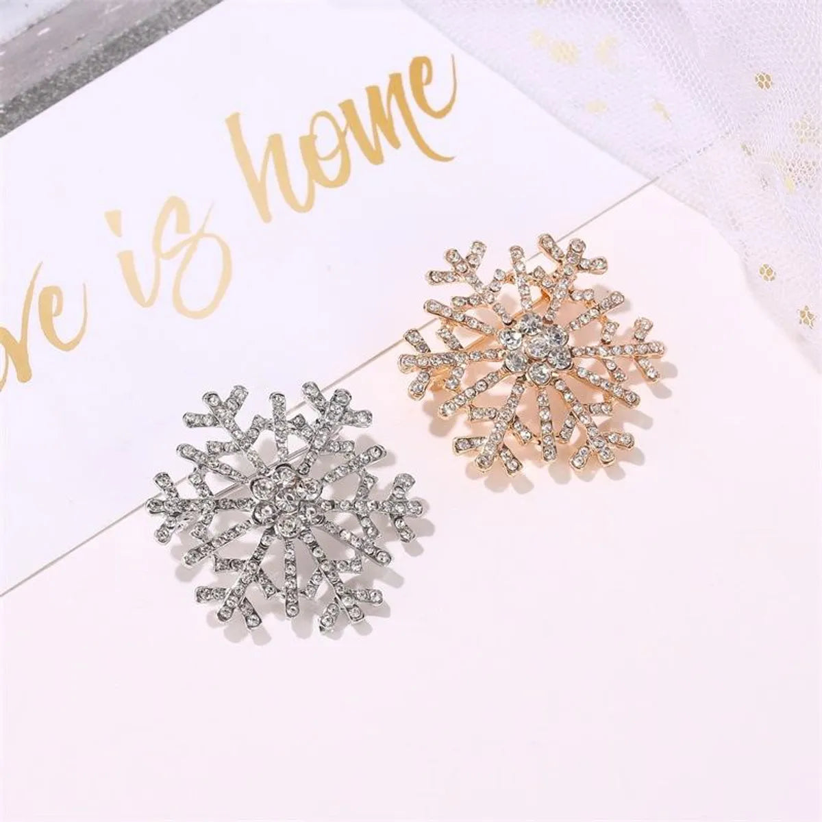 Fashion Snowflake Alloy Plating Diamond Artificial Gemstones Unisex Brooches