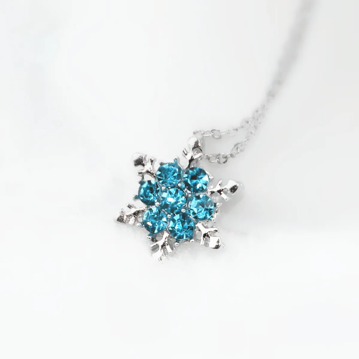 Christmas Series Korean Style Trendy Snowflake Full Zircon Pendant Crystal Sparkling Necklace Factory Direct Sales