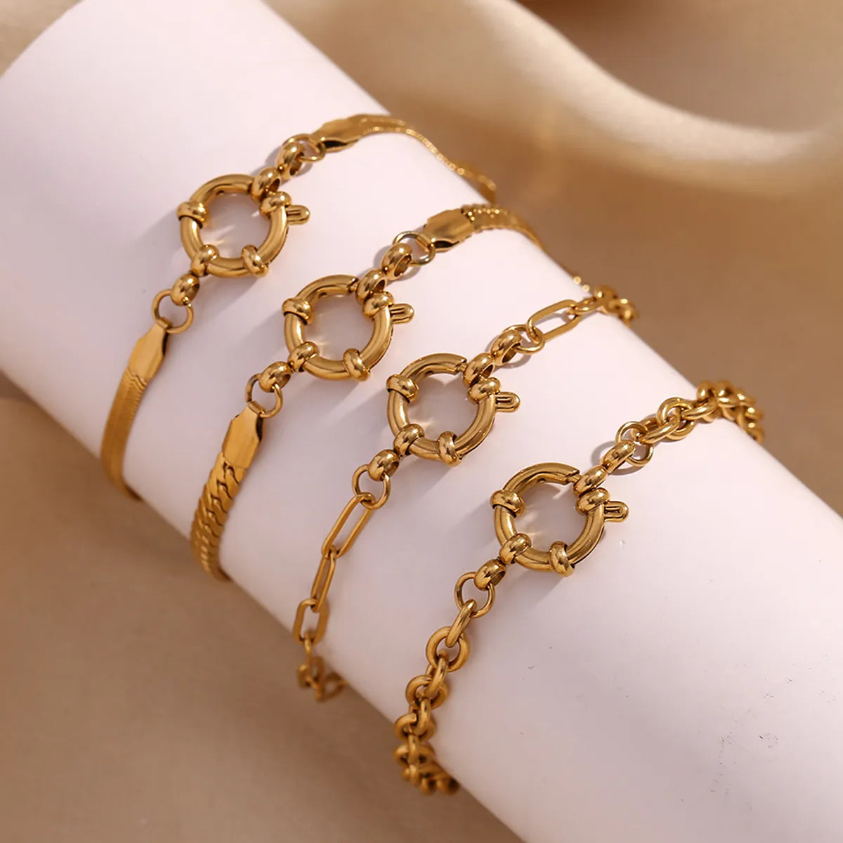 Classic Style Circle 304 Stainless Steel 18K Gold Plated Bracelets In Bulk