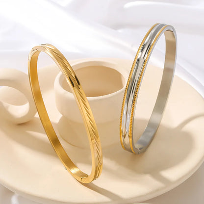 Classic Style Geometric Solid Color 304 Stainless Steel 18K Gold Plated Bangle In Bulk