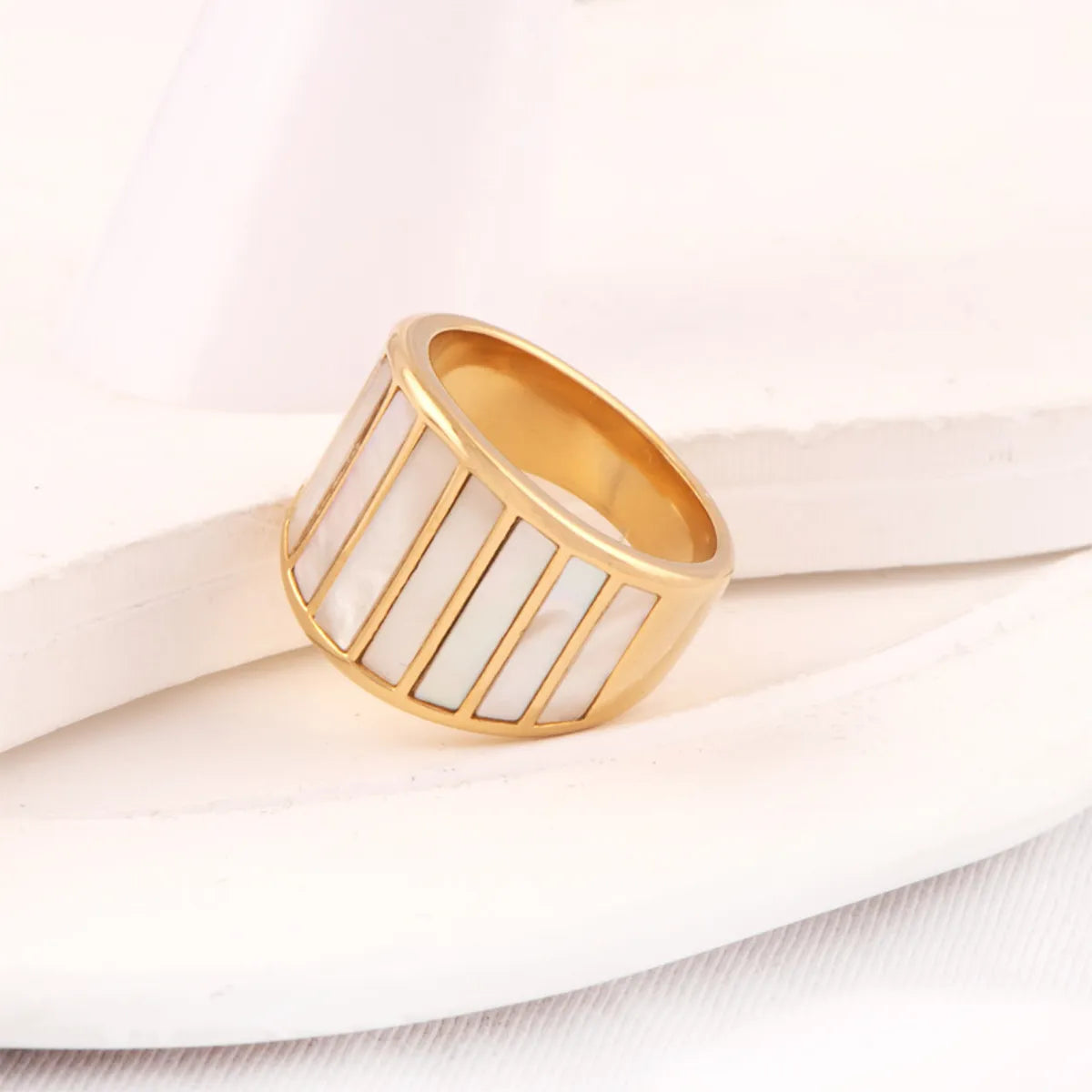 Titanium Steel 18K Gold Plated Classic Style Plating Geometric Shell Rings