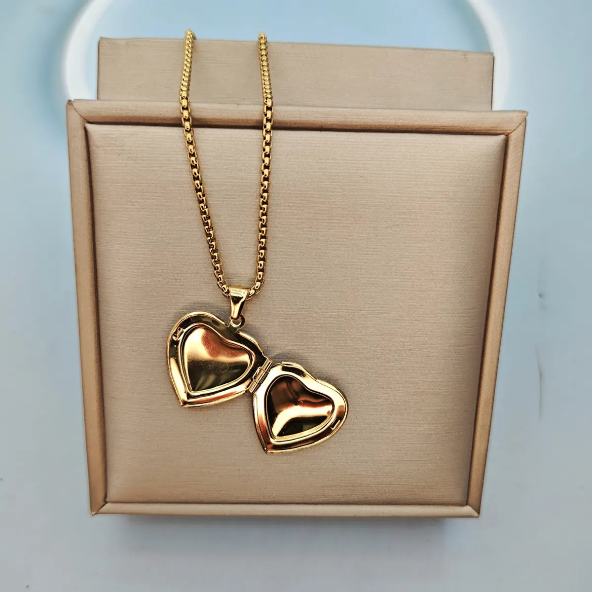 Classic Style Heart Shape Stainless Steel Polishing Plating 18k Gold Plated Pendant Necklace