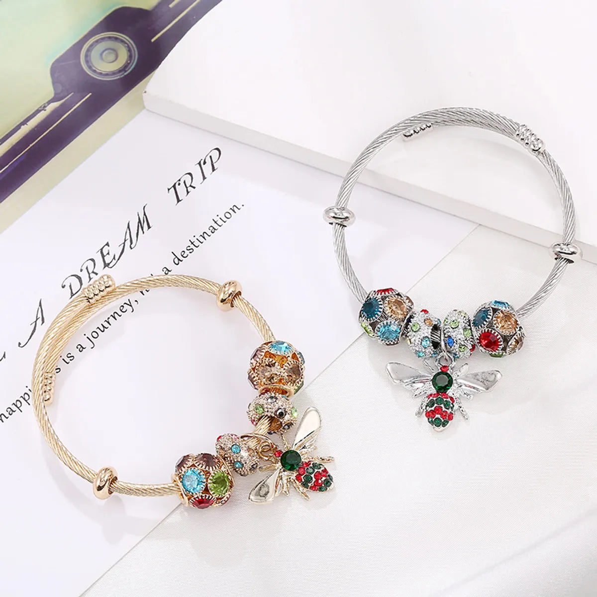 Classic Style Round Bee Stainless Steel Alloy Copper Inlay Artificial Gemstones Bangle