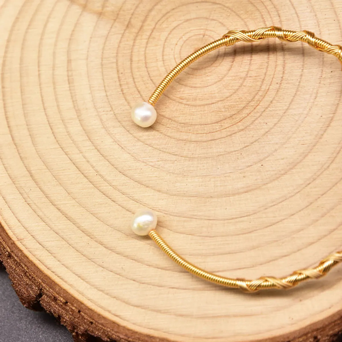 Classic Style Round Copper Plating Inlay Freshwater Pearl 18k Gold Plated Bangle