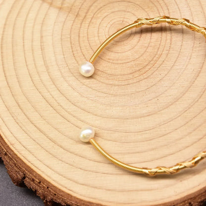 Classic Style Round Copper Plating Inlay Freshwater Pearl 18k Gold Plated Bangle