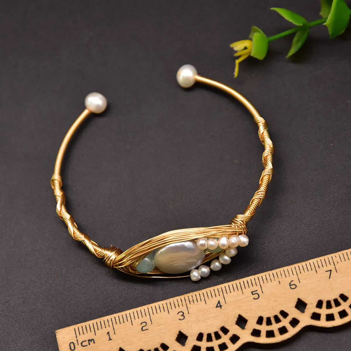 Classic Style Round Copper Plating Inlay Freshwater Pearl 18k Gold Plated Bangle