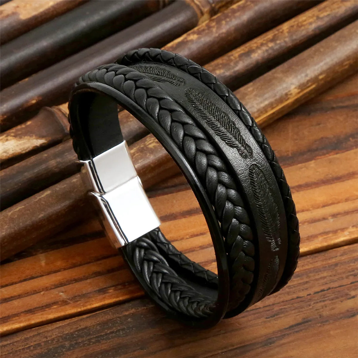 Classic Style Solid Color Pu Leather Alloy Men'S Bracelets