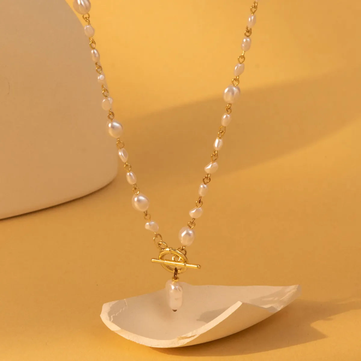 Classic Style Streetwear Geometric Imitation Pearl Women's Pendant Necklace