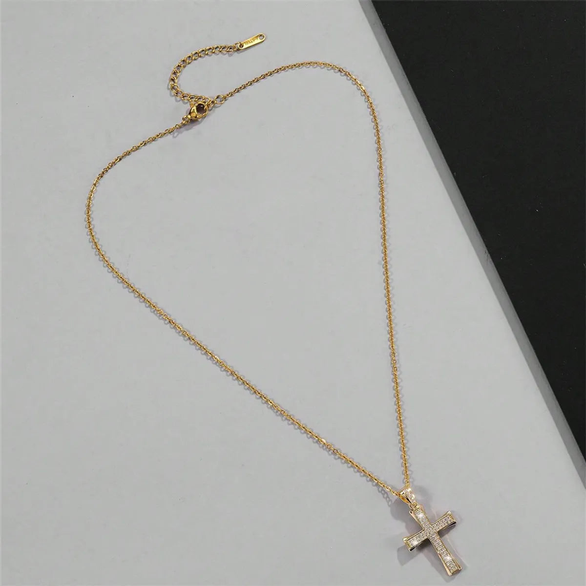 Classical Cross Copper Plating Inlay Zircon Gold Plated Pendant Necklace