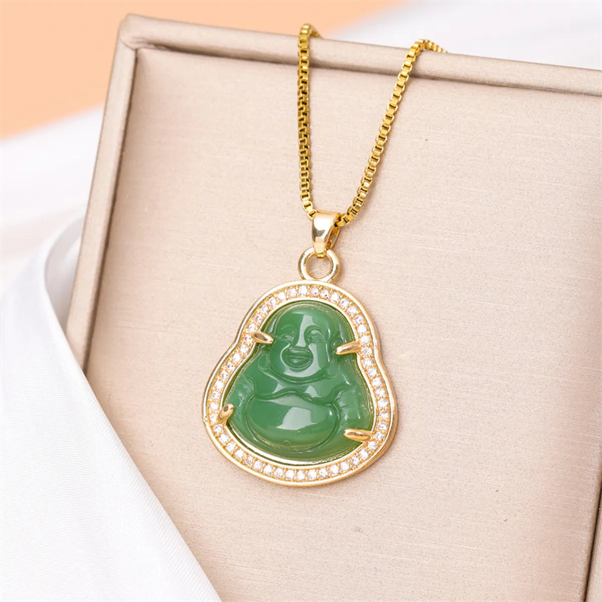 Classical Portrait Stainless Steel Titanium Steel Plating Inlay Jade Zircon 18k Gold Plated Gold Plated Pendant Necklace