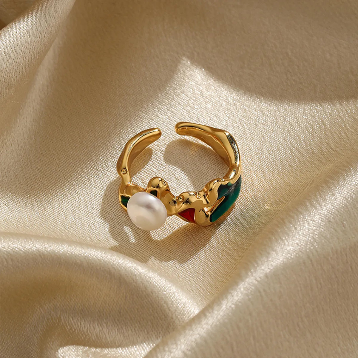 Classical Retro Commute Irregular Copper Painted Plating Inlay Pearl 18k Gold Plated Open Rings