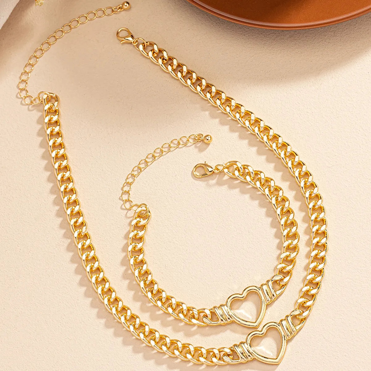 Classical Retro Heart Shape Alloy Plating Women's Bracelets Necklace