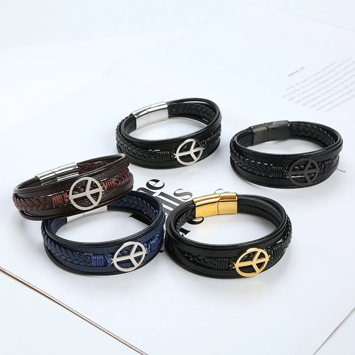 Classical Simple Style Roman Style Solid Color Stainless Steel Pu Leather Handmade Men'S Bracelets