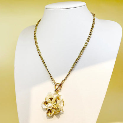 Classical Vintage Style Sweet Flower Stainless Steel Plating Gold Plated Pendant Necklace