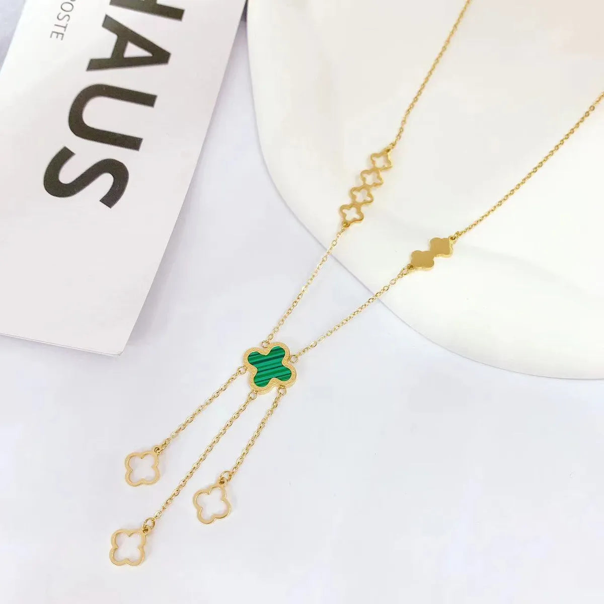 Clover Necklace Female Niche Design Light Luxury New Lucky Grass Tassel Necklace Clavicle Chain