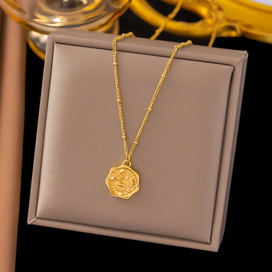 Commute Flower Titanium Steel Plating 18k Gold Plated Pendant Necklace