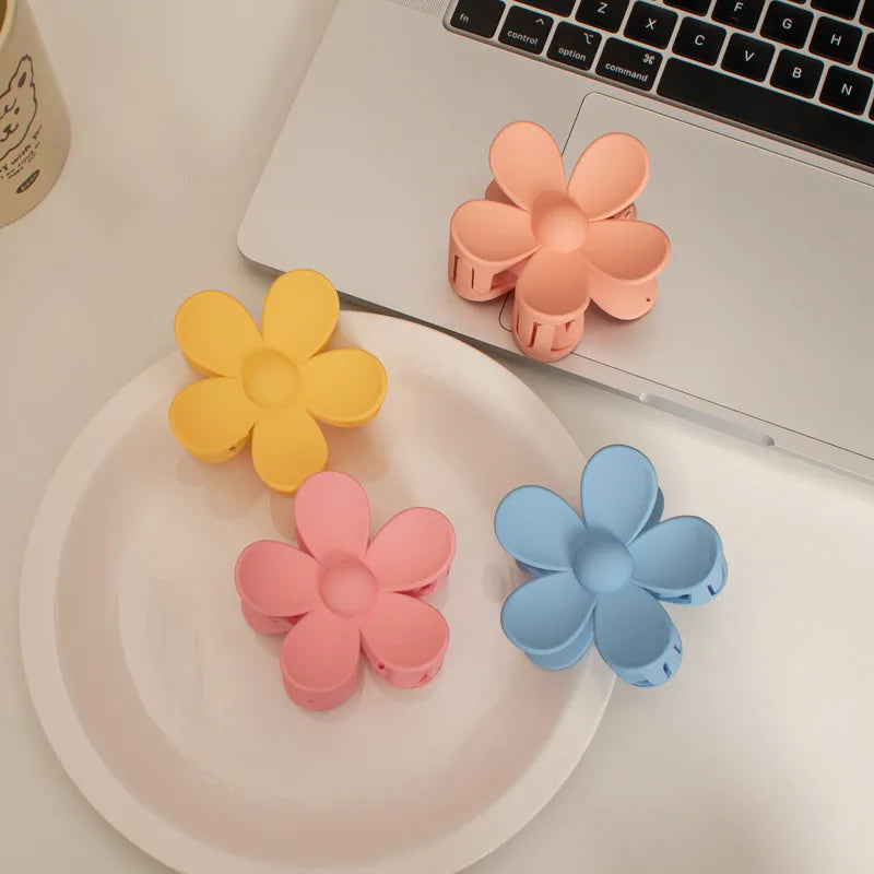 Commute Korean Style Flower Plastic Resin Spray Paint Hair Clip