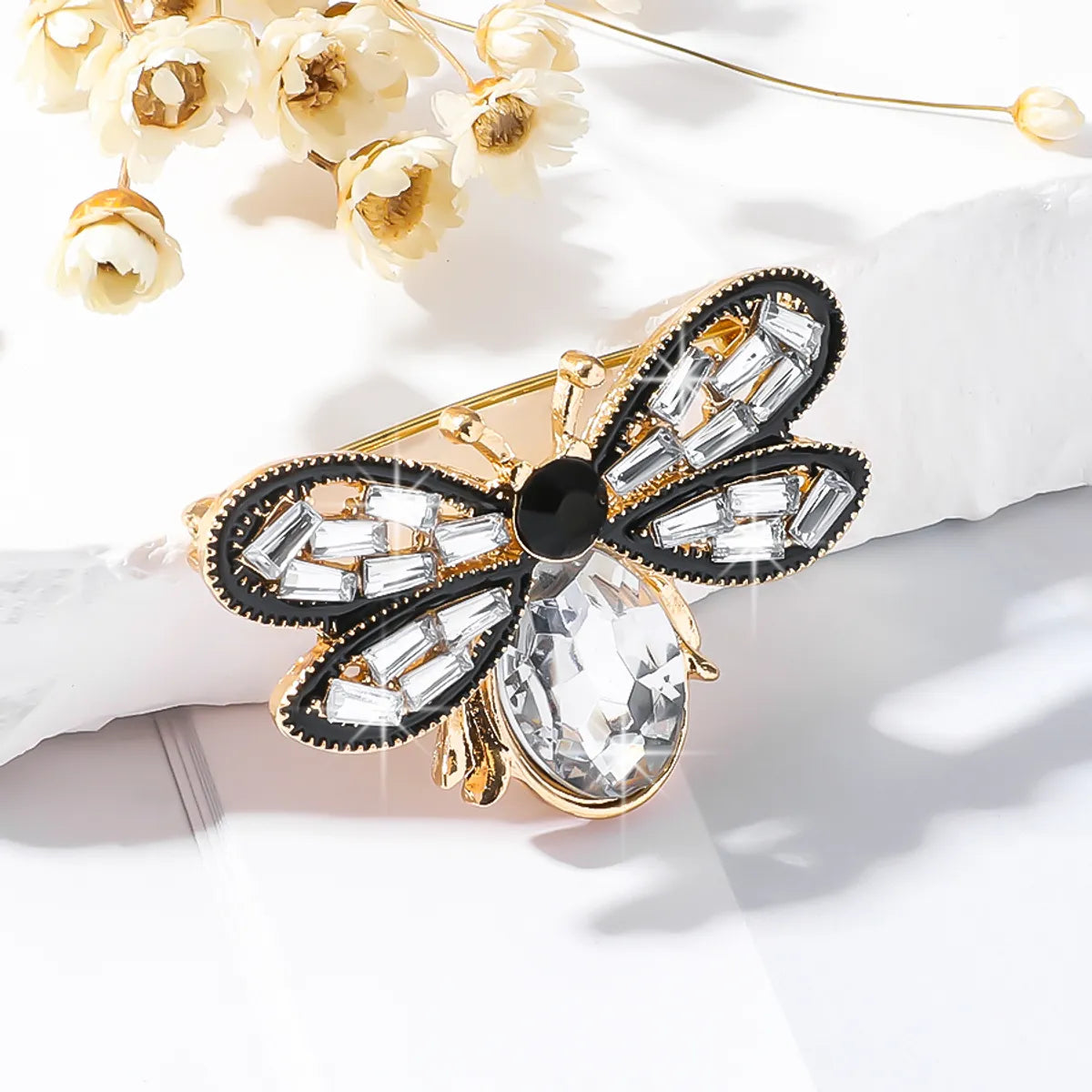 Commute Shiny Bee Alloy Inlay Artificial Rhinestones Women'S Brooches